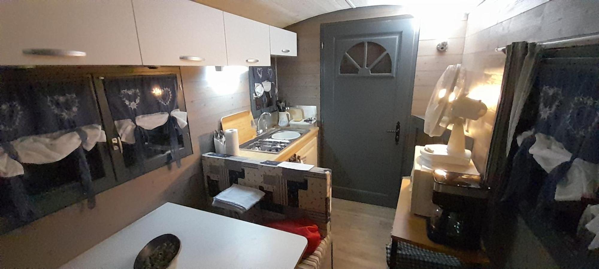 Location Type Gite, Chambre D'Hote, Meuble De Tourisme Dans Joli Petit Chalet Typique Et Ou Jolie Roulotte Type Boheme Waldighoffen Exterior photo
